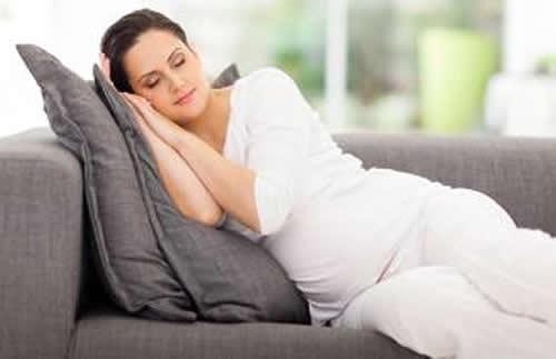 怀孕五个月爱睡觉怎么回事（孕期5个月老想睡觉）