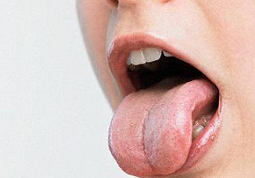 睡觉咬舌头是什么原因（晚上睡觉咬舌头是什么原因）