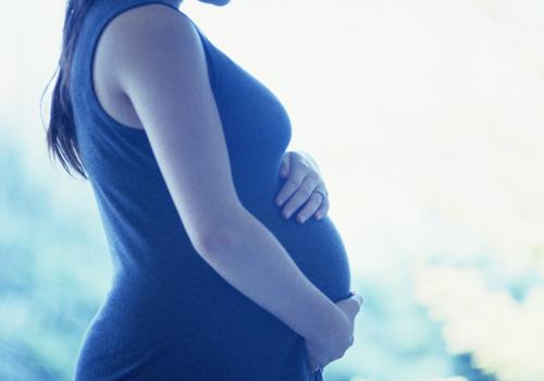 宫外孕有哪些症状 什么叫宫外孕 宫外孕有哪些症状